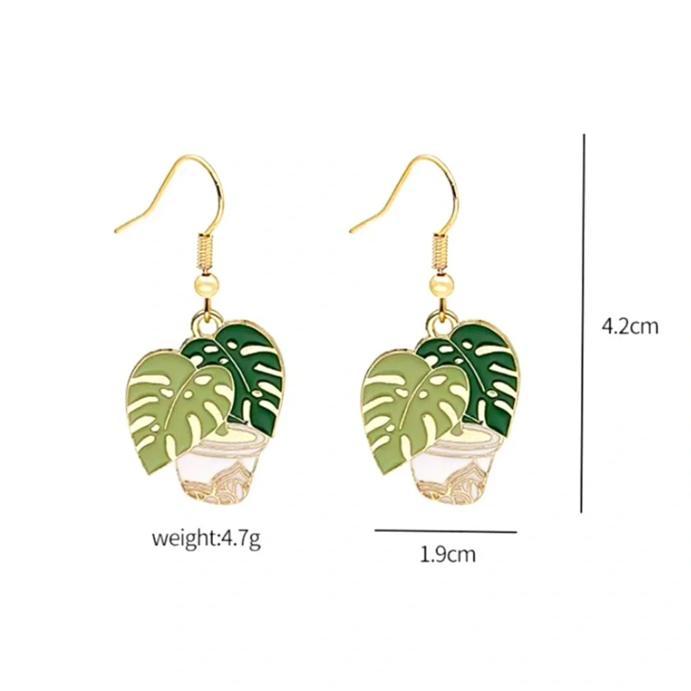 πΏ Plant Lady Beautiful Monstera Leaf Dangle Earrings Green & GoldπΏ - Picture 2 of 10
